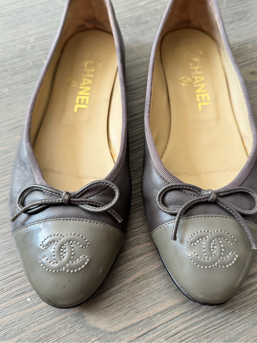 CHANEL Two-Tone Gray Cap-Toe Ballet Flats